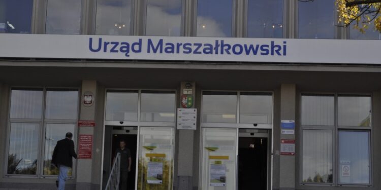 Gorzowscy uczniowie ze stypendiami od marszałek