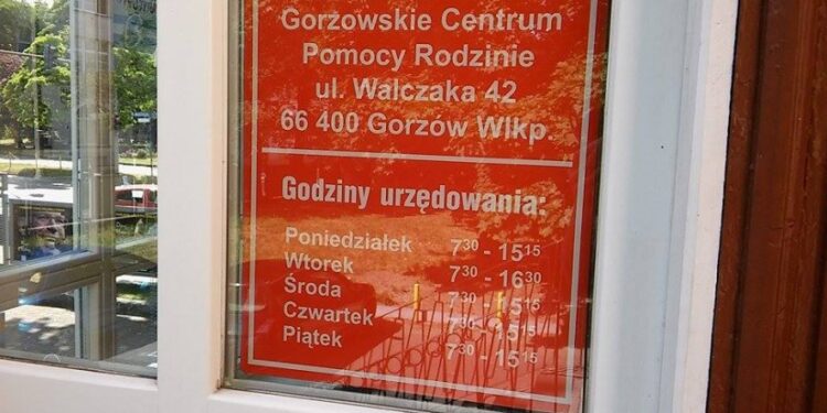 Brakuje rodzin zastępczych