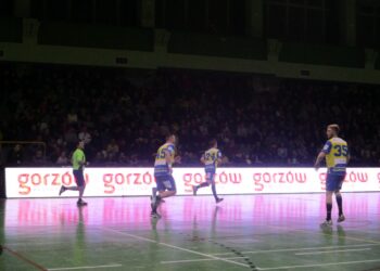 Nerwowo, ale zwycięsko: Stal górą w Sieprcu