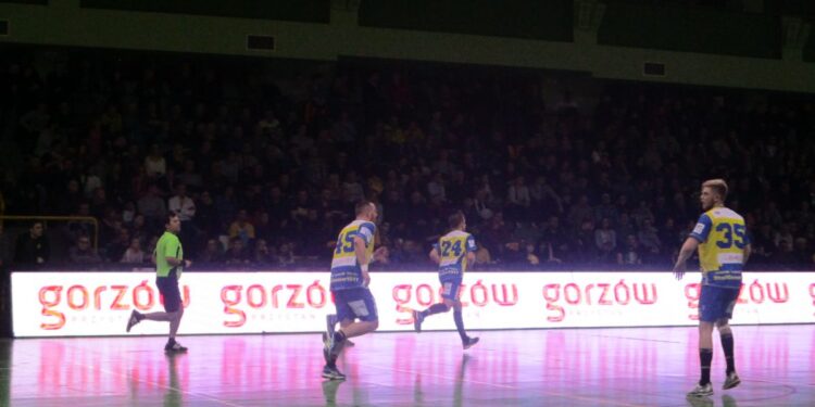 Nerwowo, ale zwycięsko: Stal górą w Sieprcu