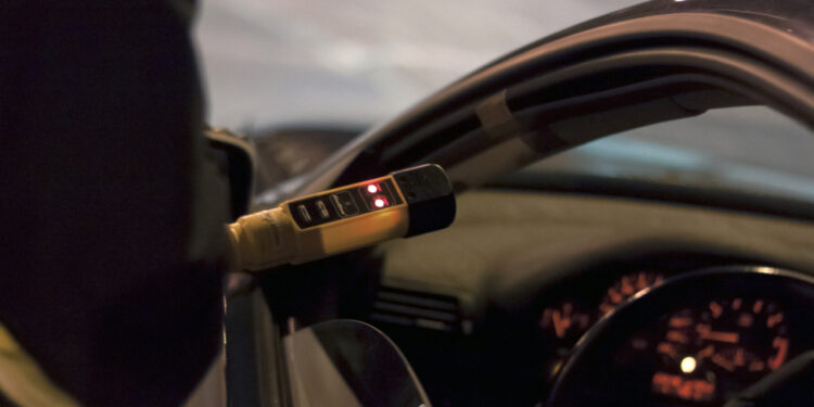 Jeden samochód, dwóch nietrzeźwych kierowców