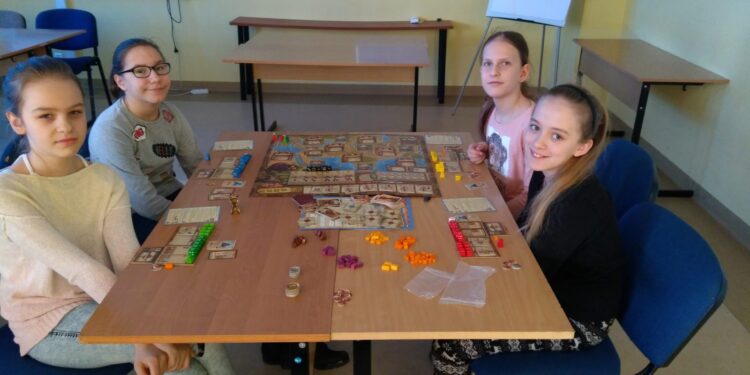 Podczas ferii warto pograć w planszówki