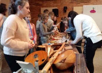 Tworzą instrumenty, zaplątują się w dźwięki