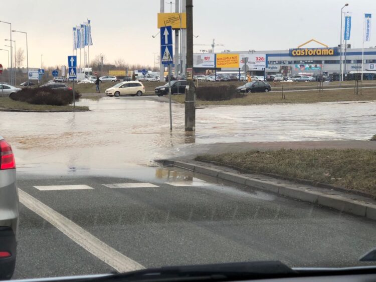 Awaria na Górczynie. PWiK: woda wraca do mieszkań