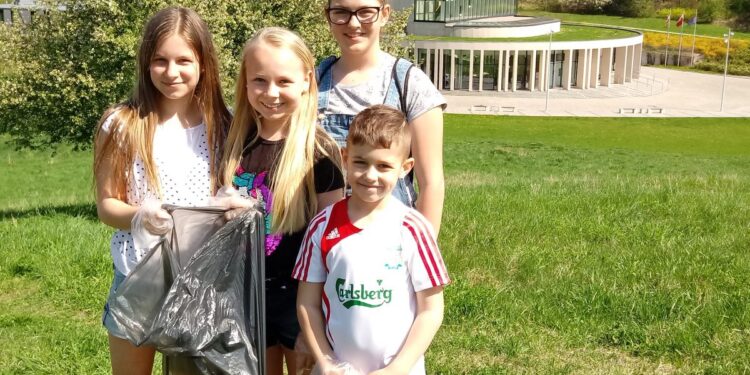 W Dniu Ziemi sprzątali Dolinki