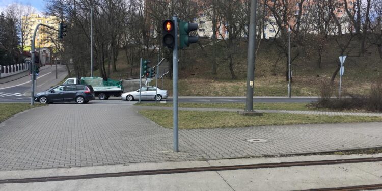 Po torach bez świateł