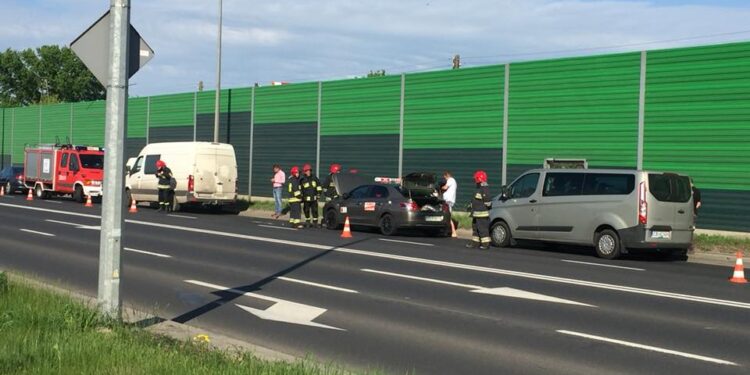 Chciał ustawić trójkąt ostrzegawczy – został potrącony