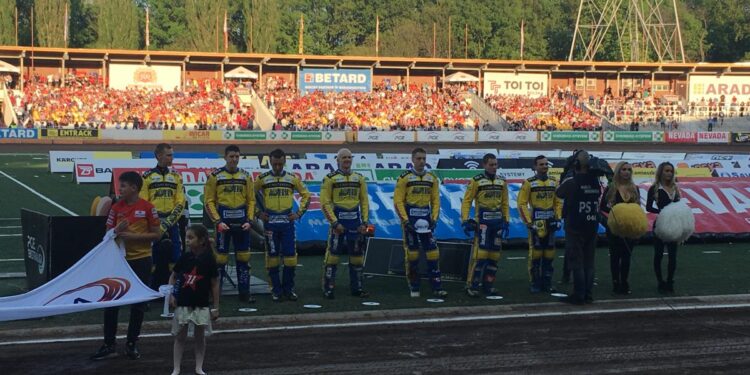 Zraniona Stal czeka na Jaskółki