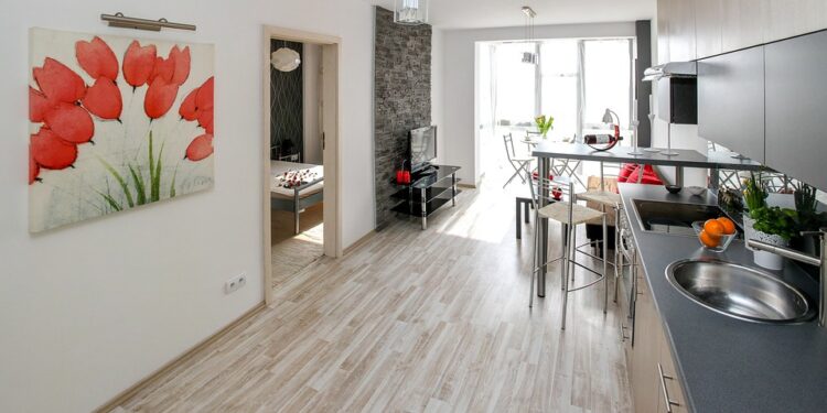 Przed wyjazdem zabezpiecz mieszkanie!