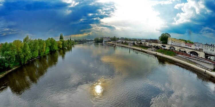 Internauci nie wierzą w nową kładkę