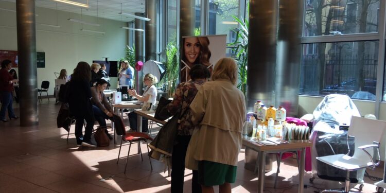 Kobiety autentyczne, czyli szkolenia w bibliotece [GALERIA]