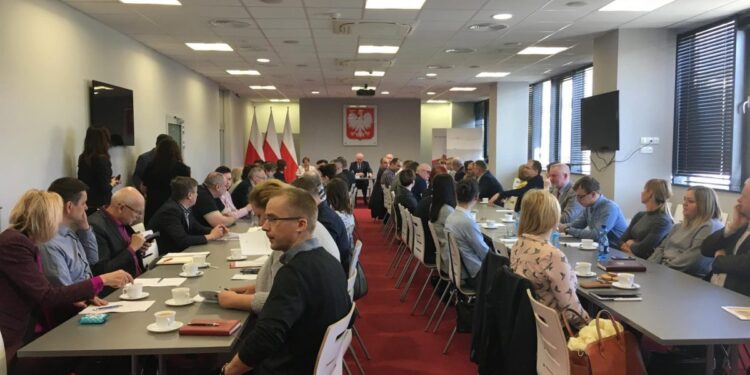 Rząd da pieniądze na drogi