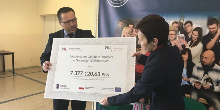 Miliony dla akademii