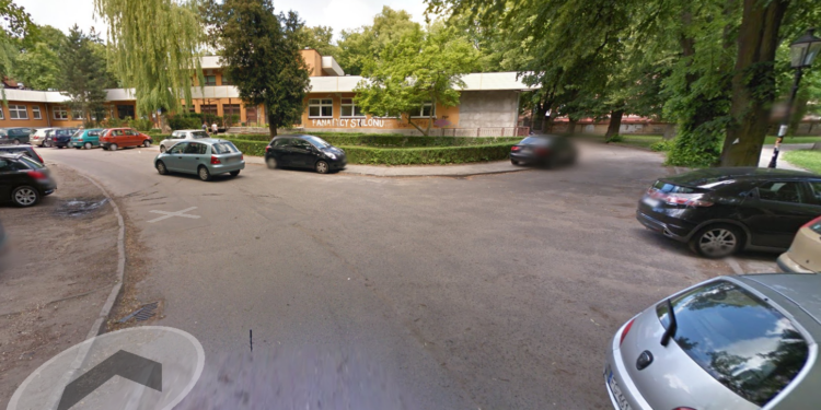 Parkingi przy szpitalach do naprawy