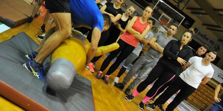 Policjanci zapraszają na trening
