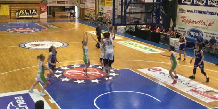 AZS AJP zagra o medale