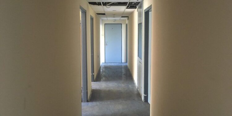 Galeria Bezbronna w wieżowcu Przemysłówki