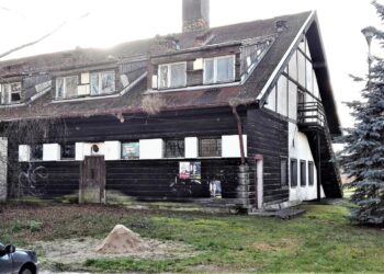 Stary zajazd w Santoku nadal czeka na remont