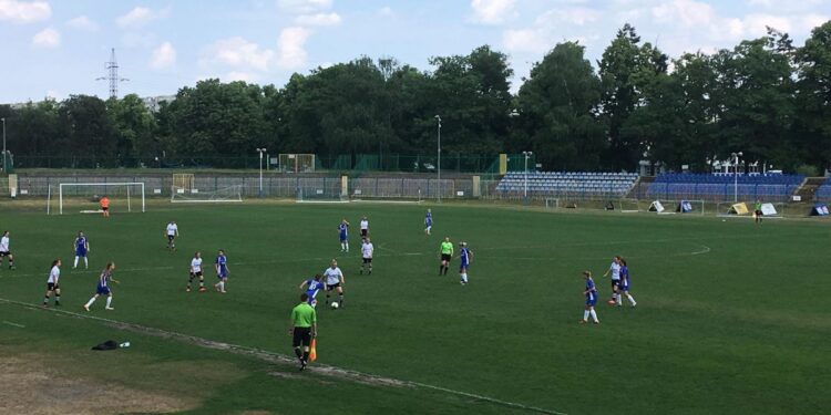 Derby dla faworyta, ale z przykrym finałem