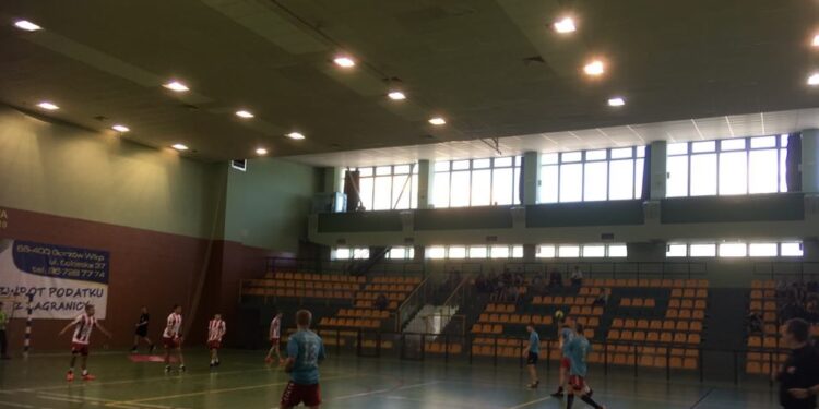 Młodzicy UKS Miś z pewnym awansem