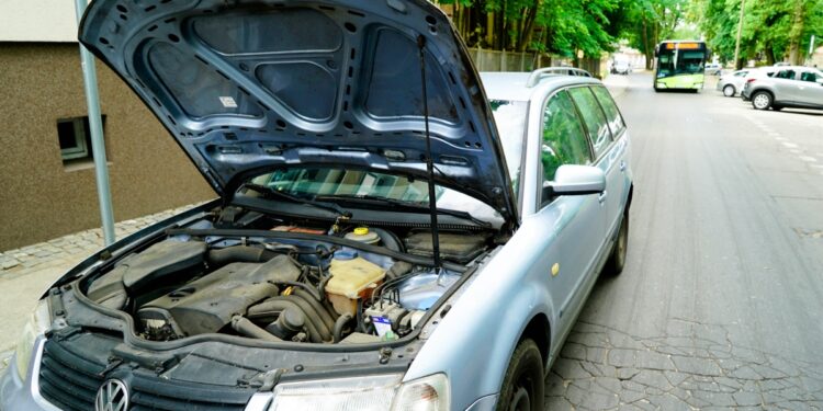 Uciekał po kolizji. Auto było kradzione [zdjęcia, film]
