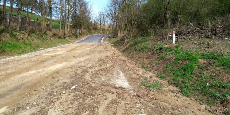 Poprawiona droga Janczewo-Czechów w gminie Santok
