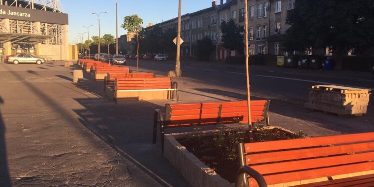 Zmieniło się przed stadionem