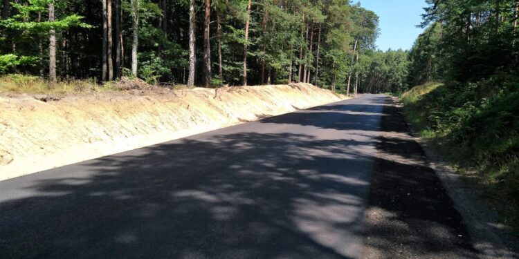 Końcówka remontu drogi Kłodawa – Łośno