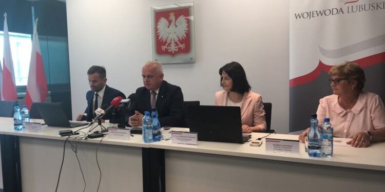 Wojewoda odpiera zarzuty marszałek