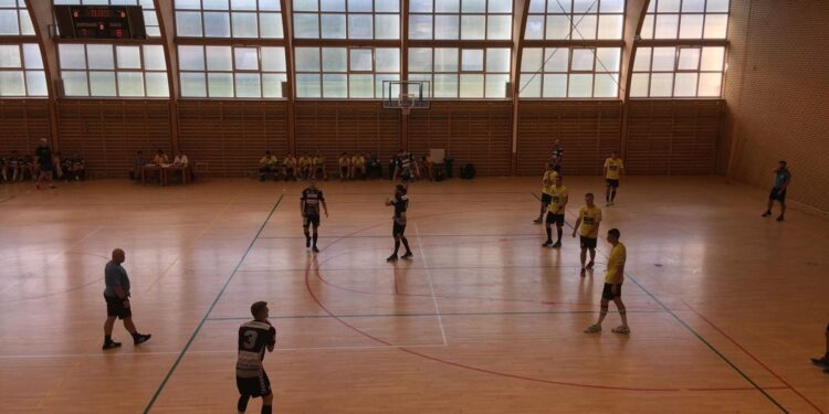 Stal zaczęła turniej od pewnego zwycięstwa