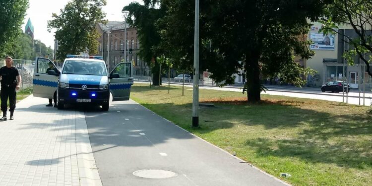 Podejrzana walizka koło „białego kościoła”