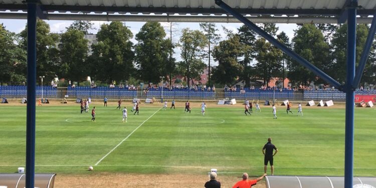 Dobry mecz i pierwsza wygrana: Warta lepsza od Rekordu