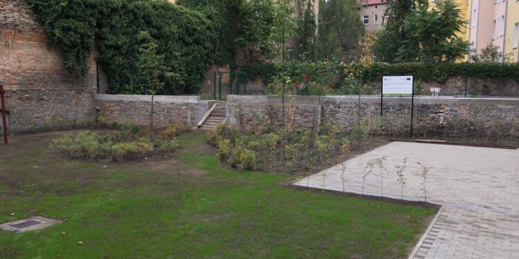 Pierwsze podwórko jest już gotowe