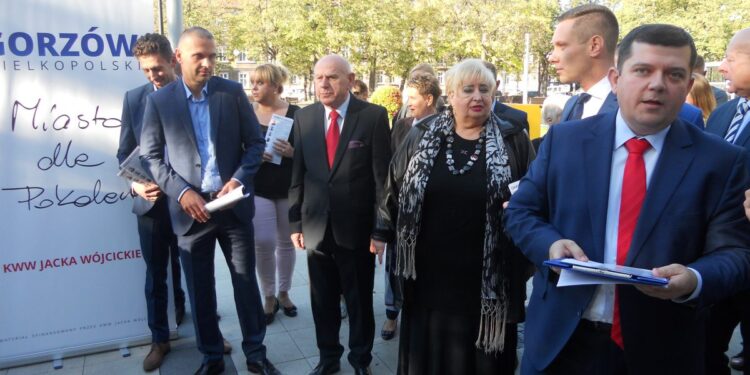 Prezentacja kandydatów Komitetu Wyborczego Jacka Wójcickiego