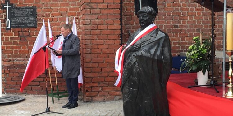 Uroczyste odsłonięcie pomnika ks. W.Andrzejewskiego