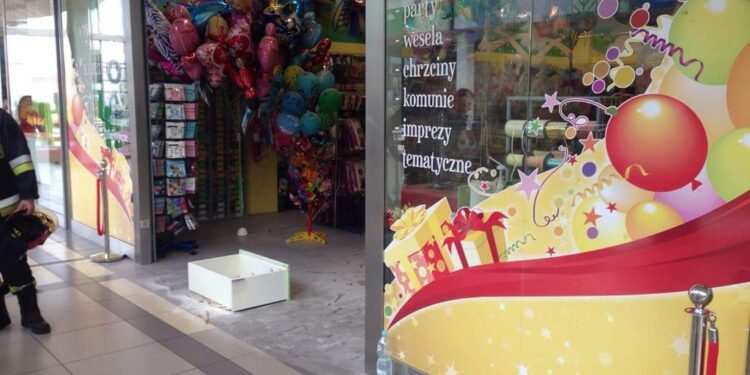 Ewakuacja w Nova Park. Wybuchły fajerwerki