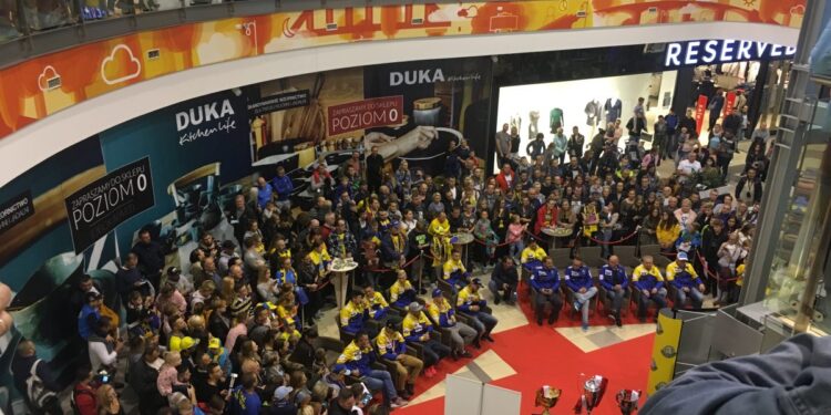 Kibice dziękowali zawodnikom, zawodnicy kibicom