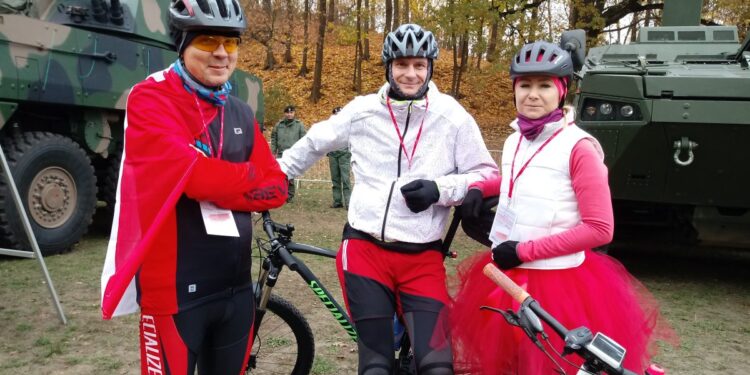 Cykliści w barwach narodowych