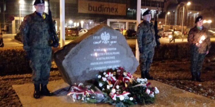 Odsłonięto kamień upamiętniający 100 lat niepodległości