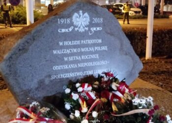 Odsłonięto kamień upamiętniający 100 lat niepodległości