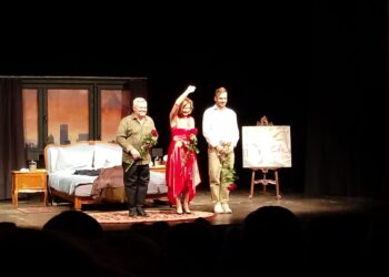 Spektakl o relacjach międzyludzkich, przemijaniu, samotności