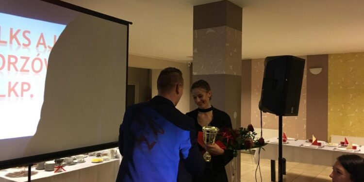 Ostatnia Prosta: koszykówka, unihokej, piłka wodna, piłka nożna, tenis stołowy, lekkoatletyka, pływanie