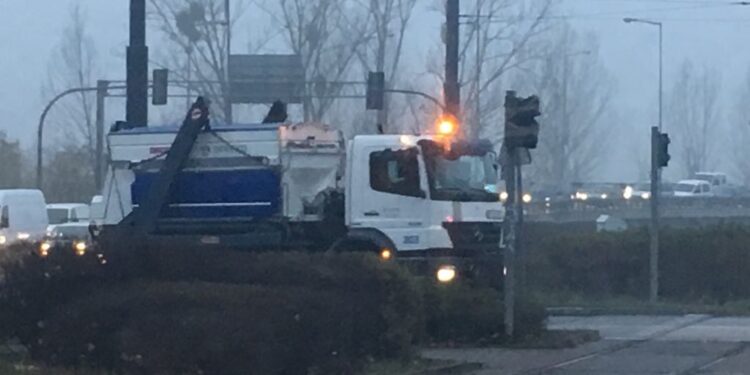 Piaskarki już na ulicach