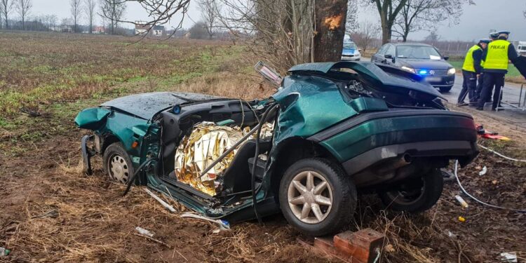 Tragedia w gm. Drezdenko. Nie żyje dwóch młodych mężczyzn