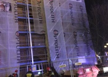 Kłęby dymu w wieży katedralnej to fałszywy alarm