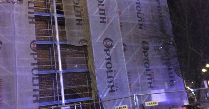 Kłęby dymu w wieży katedralnej to fałszywy alarm