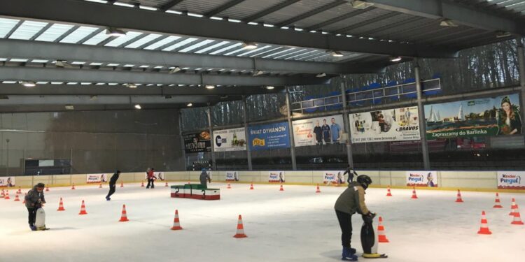 Łyżwiarze ze szkół specjalnych rywalizowali na Słowiance