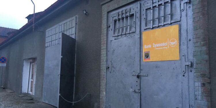 Nie wyrzucaj jedzenia, oddaj potrzebującym