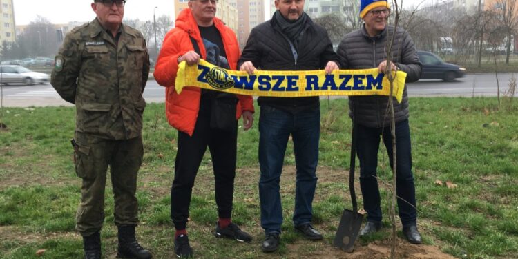 Stal Gorzów posadziła drzewo z okazji 71 – lecia klubu