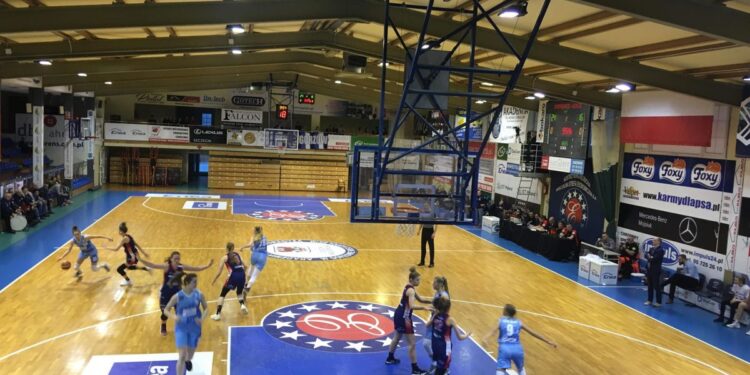 Arka pokonana, finały blisko